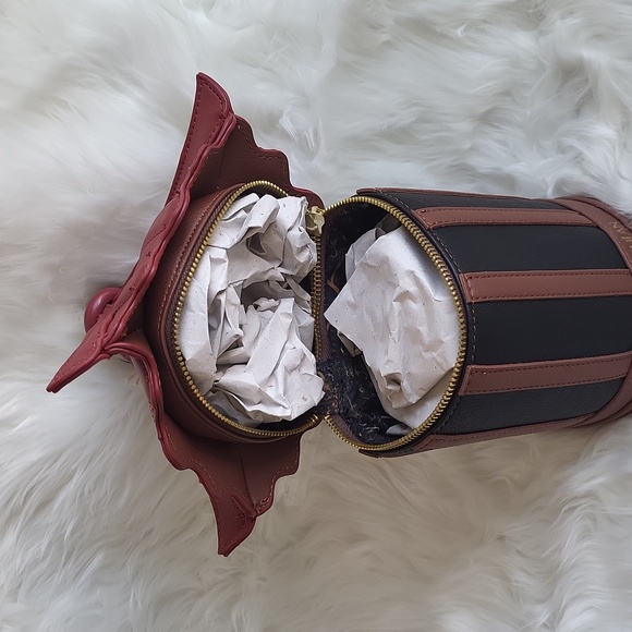 Loungefly Mulan Cri-Kee Bag - Picture 7 of 8